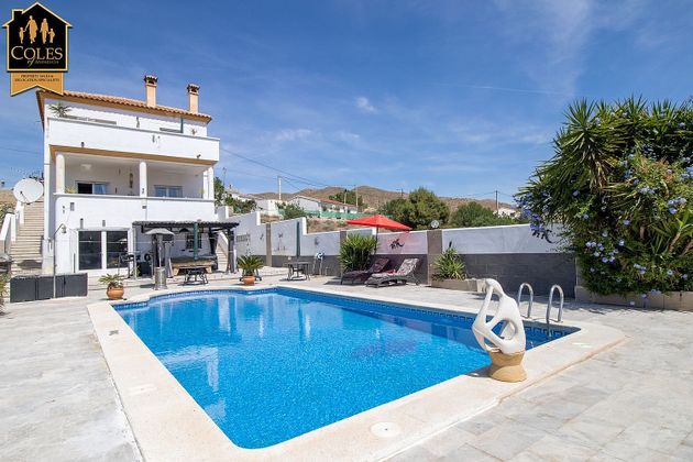 Foto 1 de Xalet en venda a Arboleas de 5 habitacions amb terrassa i piscina