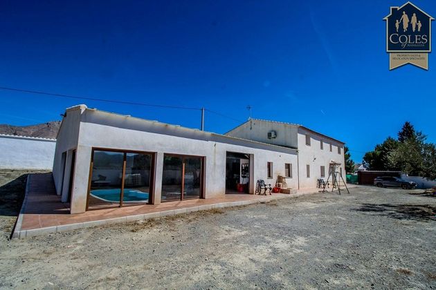 Foto 2 de Casa en venta en Vélez-Blanco de 6 habitaciones con terraza y piscina