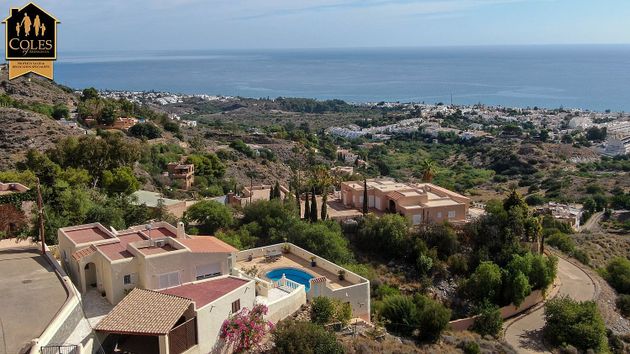 Foto 1 de Xalet en venda a Las Ventanicas - La Paratá de 3 habitacions amb terrassa i piscina