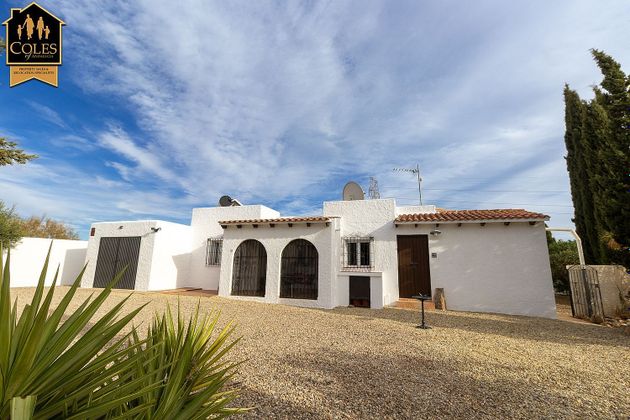 Foto 1 de Xalet en venda a Cuevas del Almanzora pueblo de 3 habitacions amb terrassa i piscina