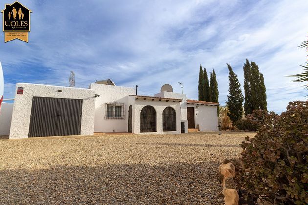 Foto 2 de Xalet en venda a Cuevas del Almanzora pueblo de 3 habitacions amb terrassa i piscina