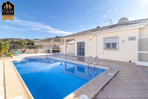 Foto 1 de Xalet en venda a Arboleas de 3 habitacions amb terrassa i piscina