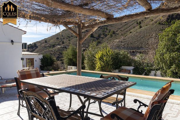 Foto 1 de Casa en venda a Oria de 3 habitacions amb terrassa i piscina
