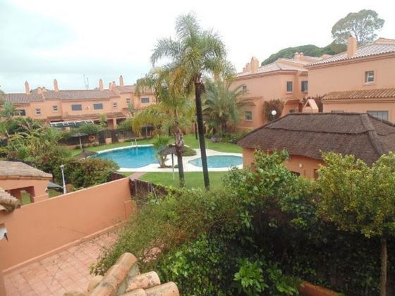 Foto 2 de Casa adossada en lloguer a Vistahermosa  - Fuentebravía de 4 habitacions amb terrassa i piscina