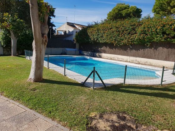 Foto 1 de Alquiler de chalet en Vistahermosa  - Fuentebravía de 5 habitaciones con piscina y garaje