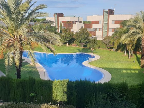Foto 1 de Casa adossada en lloguer a Vistahermosa  - Fuentebravía de 4 habitacions amb terrassa i piscina
