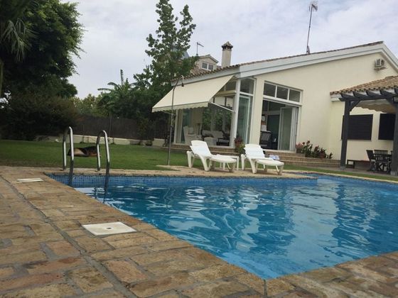 Foto 1 de Alquiler de chalet en Vistahermosa  - Fuentebravía de 5 habitaciones con terraza y piscina