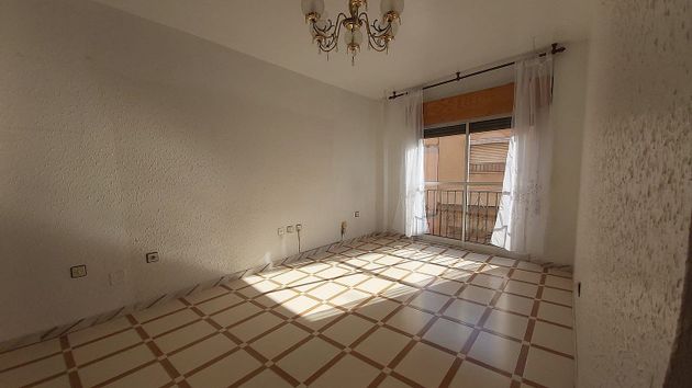 Foto 2 de Venta de piso en San Luis de 3 habitaciones con balcón