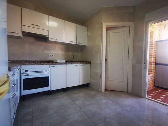 Foto 2 de Pis en lloguer a Centro - Almería de 3 habitacions amb terrassa i mobles