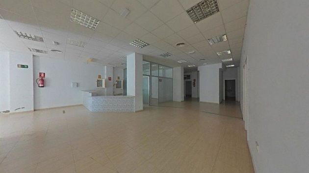 Foto 1 de Local en venda a Centro - Almería de 303 m²