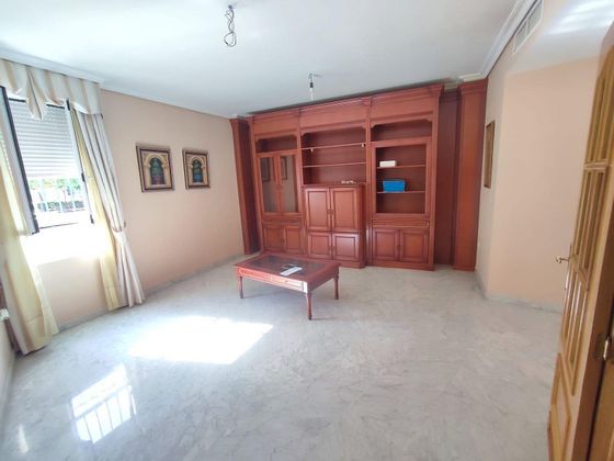 Foto 1 de Casa en venda a Sta. Marina - San Andrés - San Pablo - San Lorenzo de 4 habitacions amb garatge i aire acondicionat