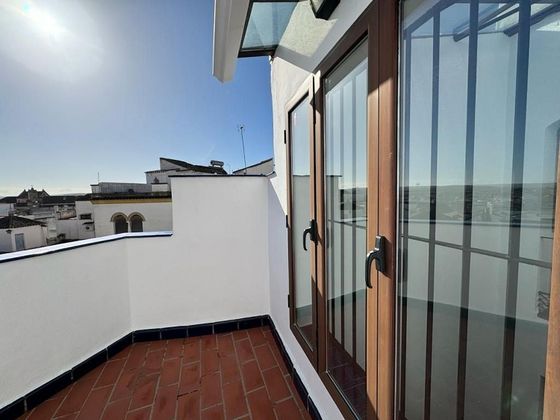Foto 2 de Casa en venda a Zona Centro de 4 habitacions amb terrassa i balcó