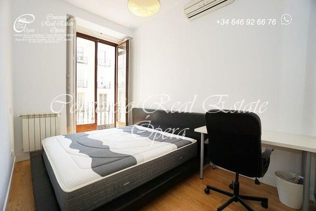 Foto 2 de Alquiler de piso en Palacio de 2 habitaciones con muebles y balcón
