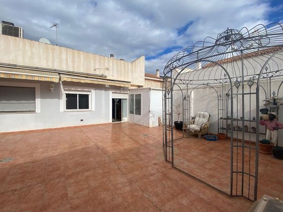 Foto 1 de Xalet en venda a Polígono Santa Ana de 3 habitacions amb terrassa i garatge