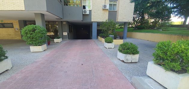 Foto 1 de Piso en venta en calle Ocaña de 4 habitaciones con piscina y garaje