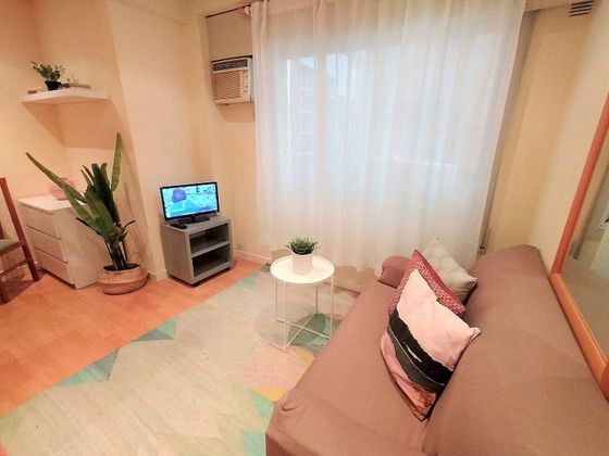 Foto 1 de Estudio en alquiler en Recoletos con muebles y aire acondicionado