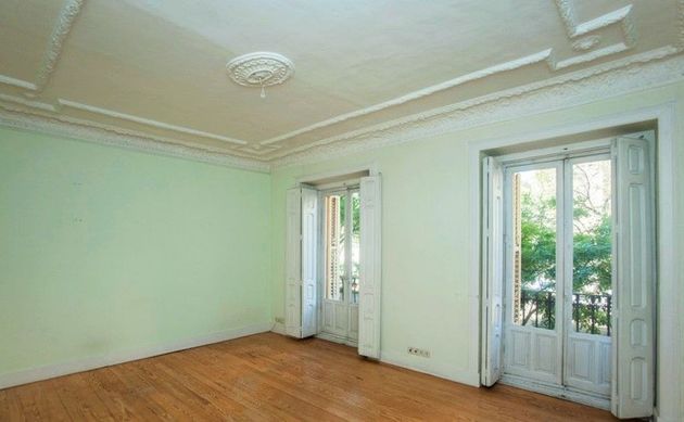 Foto 2 de Oficina en alquiler en Jerónimos con aire acondicionado