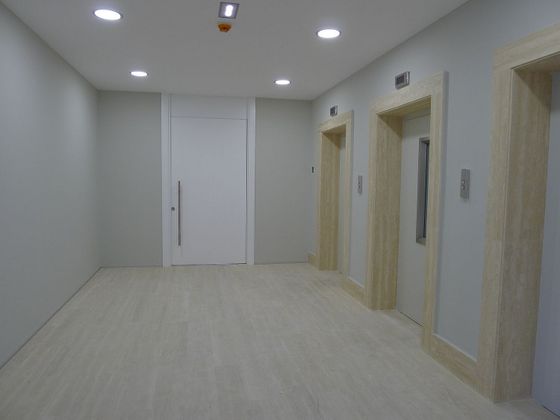Foto 2 de Oficina en alquiler en Recoletos de 660 m²