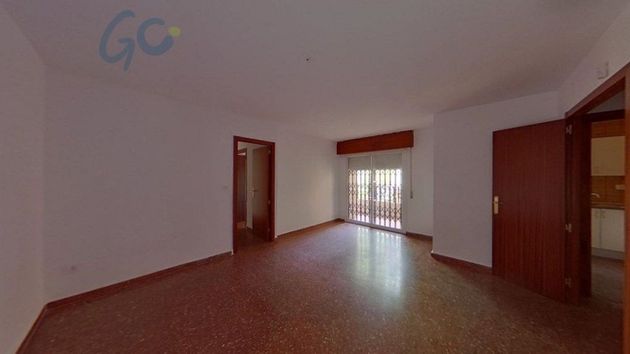 Foto 1 de Piso en venta en Polígono Cartuja – La Paz de 3 habitaciones con terraza y garaje