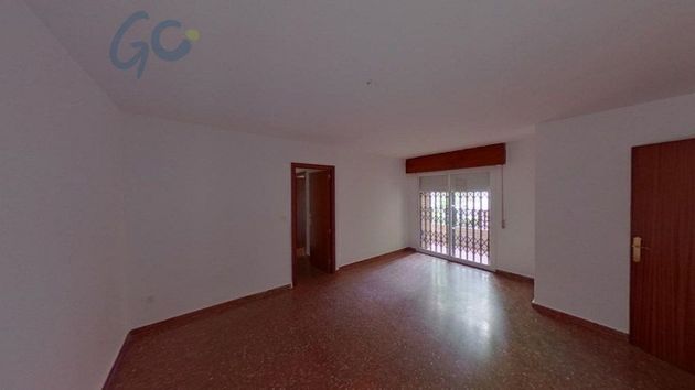 Foto 2 de Piso en venta en Polígono Cartuja – La Paz de 3 habitaciones con terraza y garaje