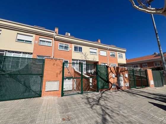 Foto 1 de Casa en venda a Daganzo de Arriba de 3 habitacions amb terrassa i piscina