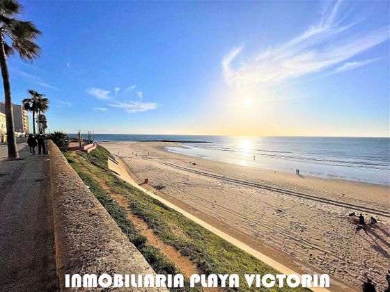 Foto 1 de Pis en venda a Playa Stª Mª del Mar - Playa Victoria de 3 habitacions amb terrassa i ascensor