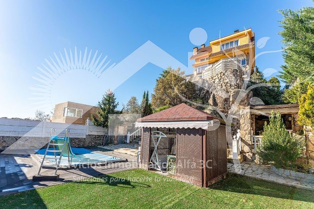 Foto 1 de Xalet en venda a Manzanares el Real de 5 habitacions amb terrassa i piscina