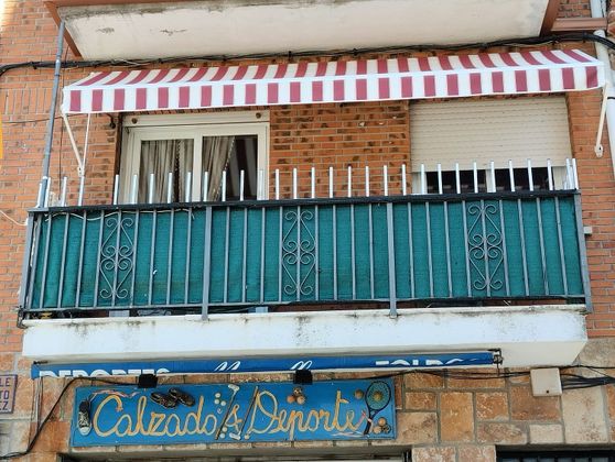 Foto 2 de Pis en venda a Miraflores de la Sierra de 2 habitacions amb terrassa i balcó