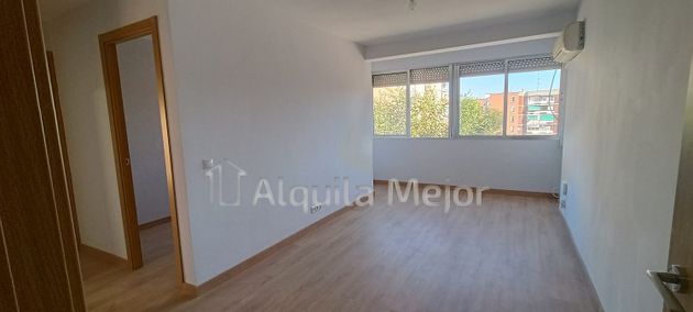 Foto 2 de Venta de piso en calle Río Jarama de 3 habitaciones con terraza y aire acondicionado