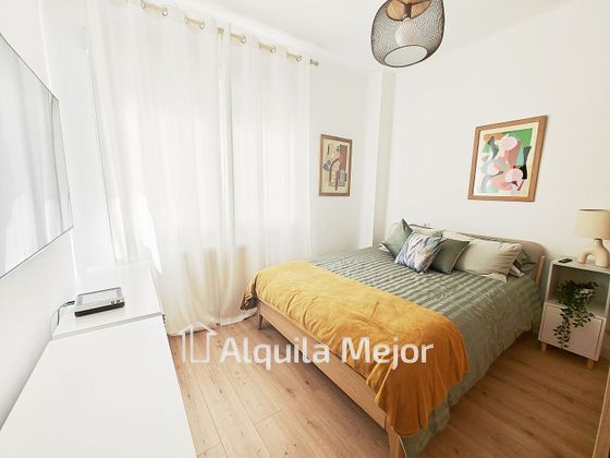 Foto 2 de Pis en lloguer a calle De Antonio Arias de 3 habitacions amb mobles i calefacció