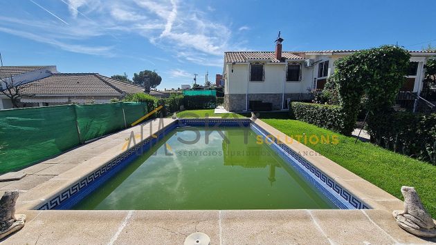 Foto 2 de Xalet en venda a Viso de San Juan (El) de 5 habitacions amb terrassa i piscina