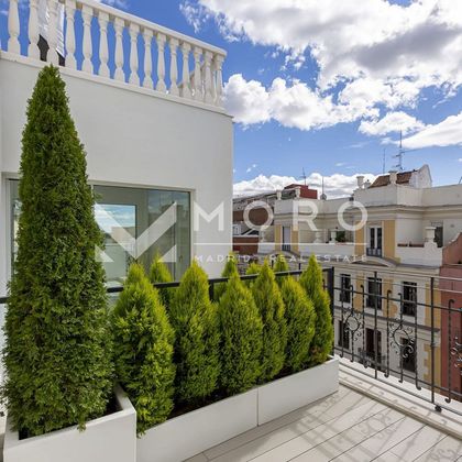 Foto 2 de Àtic en venda a Goya de 2 habitacions amb terrassa i balcó