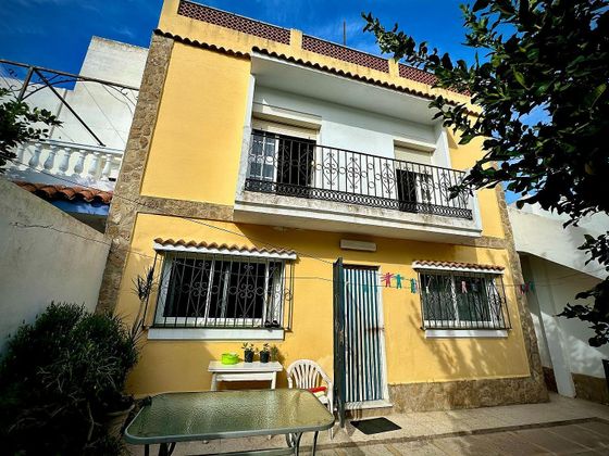 Foto 2 de Casa en venda a Camposoto - Gallineras de 5 habitacions amb garatge i balcó