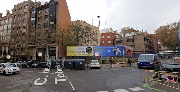 Foto 1 de Local en lloguer a calle De la Infanta Mercedes de 217 m²