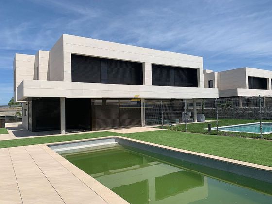 Foto 1 de Casa en venda a Golf - El Carralero de 4 habitacions amb piscina i garatge