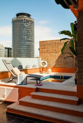 Foto 1 de Ático en alquiler en El Viso de 3 habitaciones con terraza y piscina