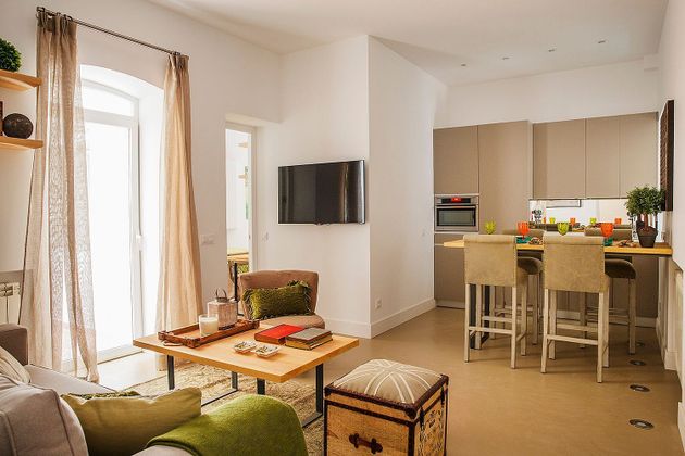 Foto 2 de Piso en alquiler en Castellana de 2 habitaciones con terraza y muebles