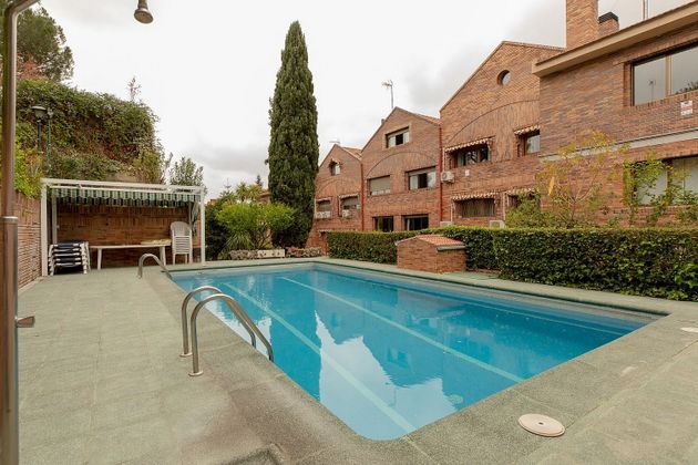 Foto 1 de Casa en venda a Peñagrande de 5 habitacions amb piscina i jardí