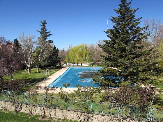 Foto 1 de Pis en venda a calle Las Huertas de 5 habitacions amb terrassa i piscina