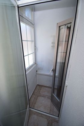 Foto 2 de Piso en alquiler en Comillas de 3 habitaciones con garaje y aire acondicionado