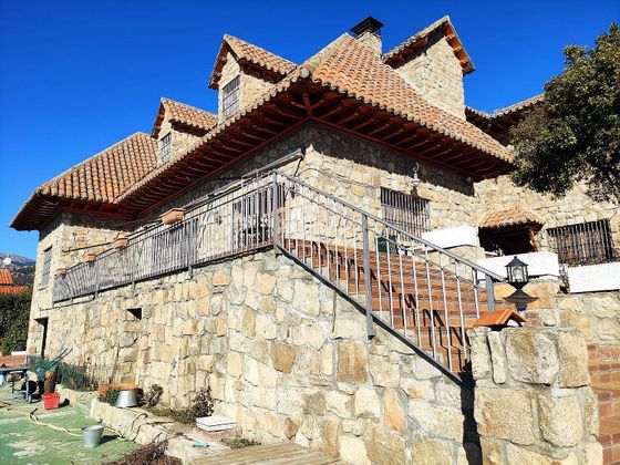 Foto 2 de Casa en venda a Manzanares el Real de 6 habitacions amb terrassa i piscina