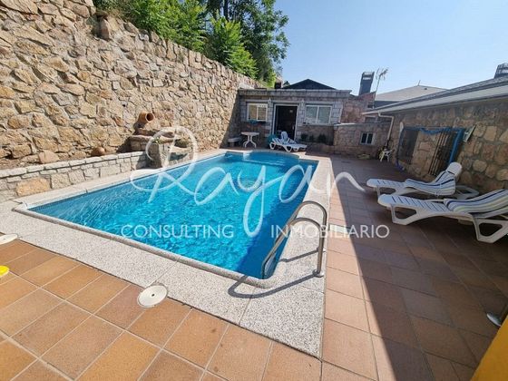 Foto 1 de Venta de chalet en Manzanares el Real de 3 habitaciones con terraza y piscina