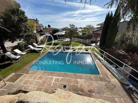 Foto 2 de Xalet en venda a Manzanares el Real de 5 habitacions amb terrassa i piscina