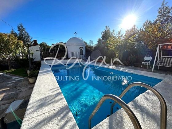 Foto 1 de Casa en venta en Navalafuente de 4 habitaciones con terraza y piscina