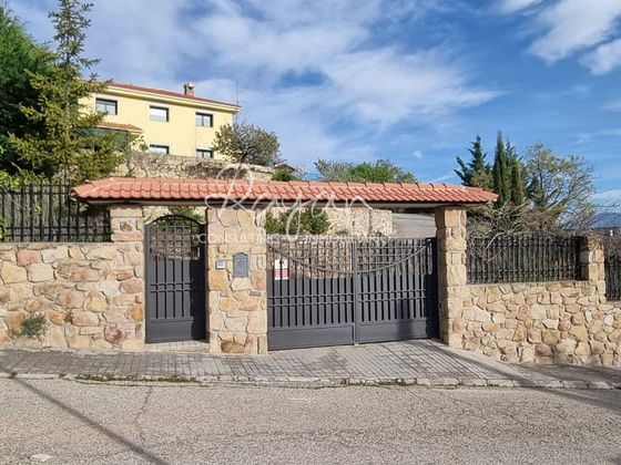 Foto 1 de Xalet en venda a Soto del Real de 4 habitacions amb terrassa i garatge