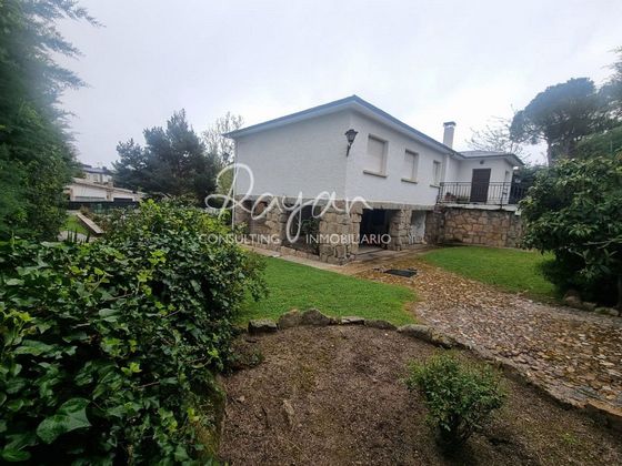Foto 2 de Xalet en venda a Manzanares el Real de 6 habitacions amb terrassa i piscina