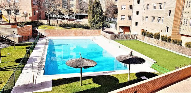 Foto 1 de Piso en venta en calle El Algabeño de 2 habitaciones con piscina y garaje
