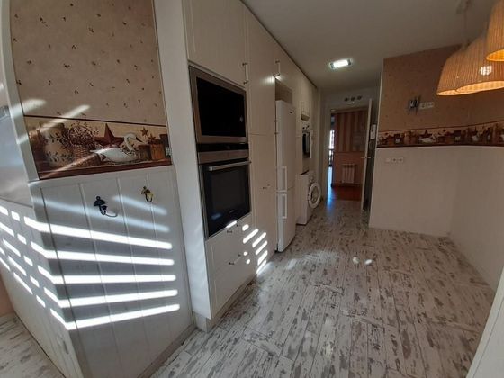 Foto 2 de Piso en alquiler en Sanchinarro de 2 habitaciones con piscina y garaje