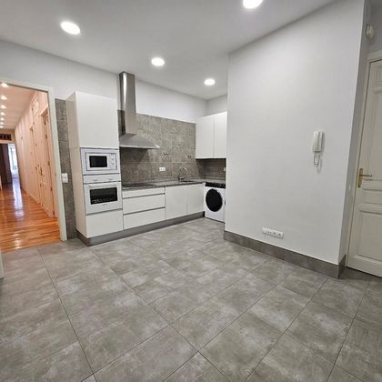 Foto 1 de Piso en alquiler en Jerónimos de 4 habitaciones con balcón y aire acondicionado