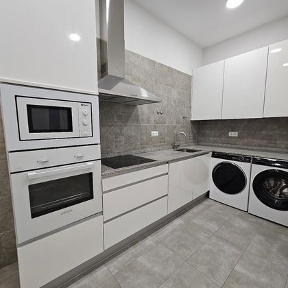 Foto 2 de Piso en alquiler en Jerónimos de 4 habitaciones con balcón y aire acondicionado